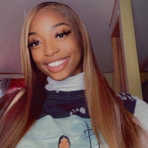 Meet your Posher, Tyneisha